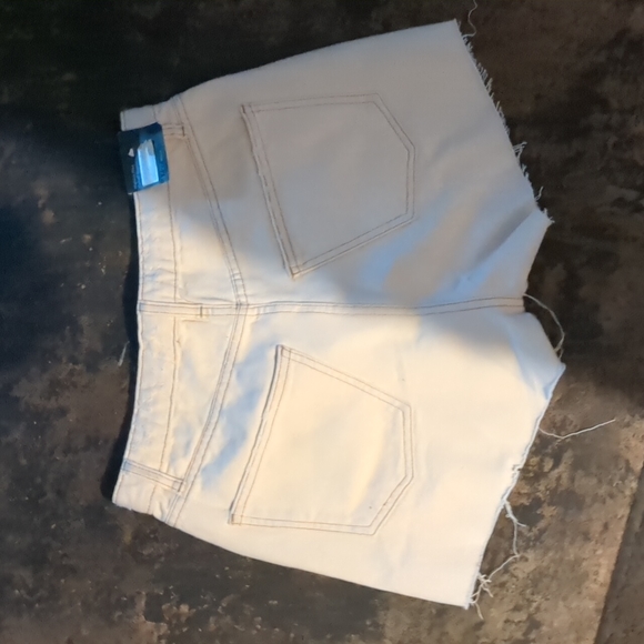 Wild Fable Highest Rise Cut off Shorts - Picture 2 of 3